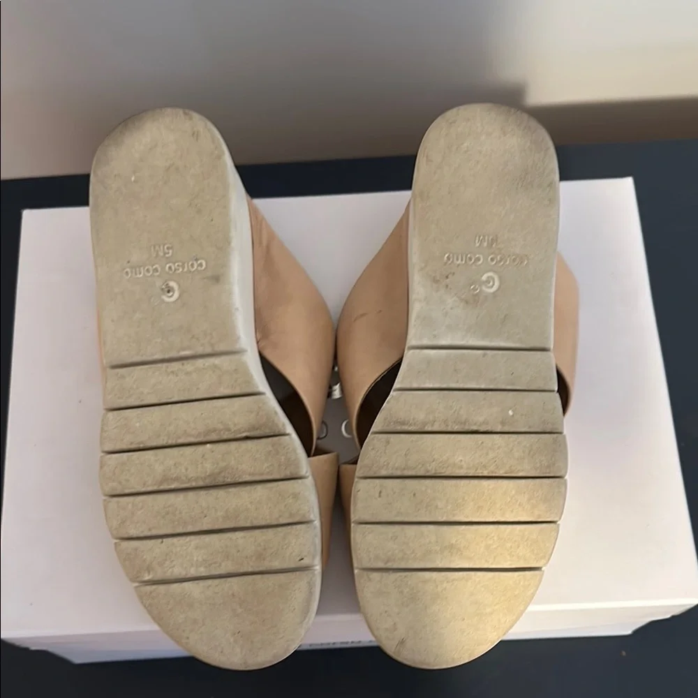 Corso Como Women's Cream Slide Sandals - Picture 5 of 6